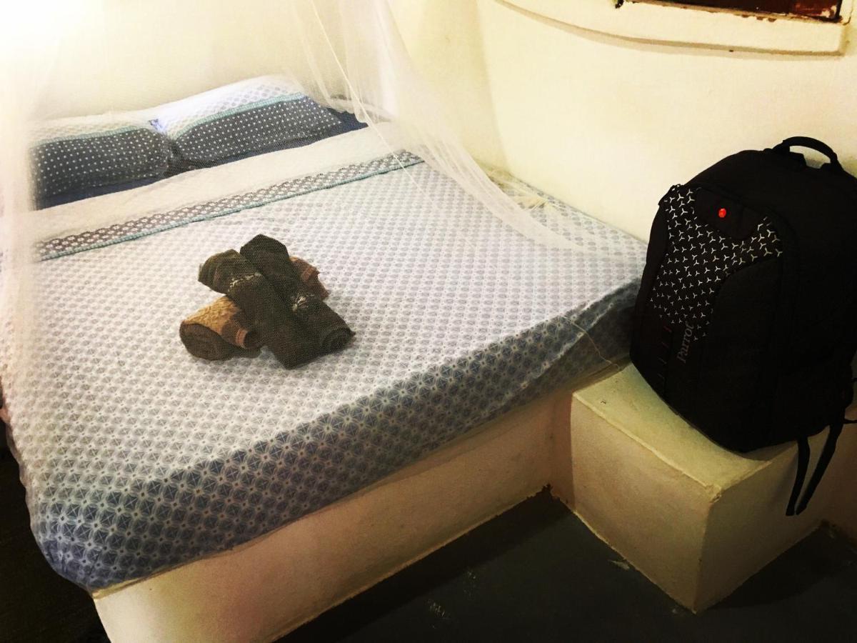 Natural Hostel Атинс Екстериор снимка