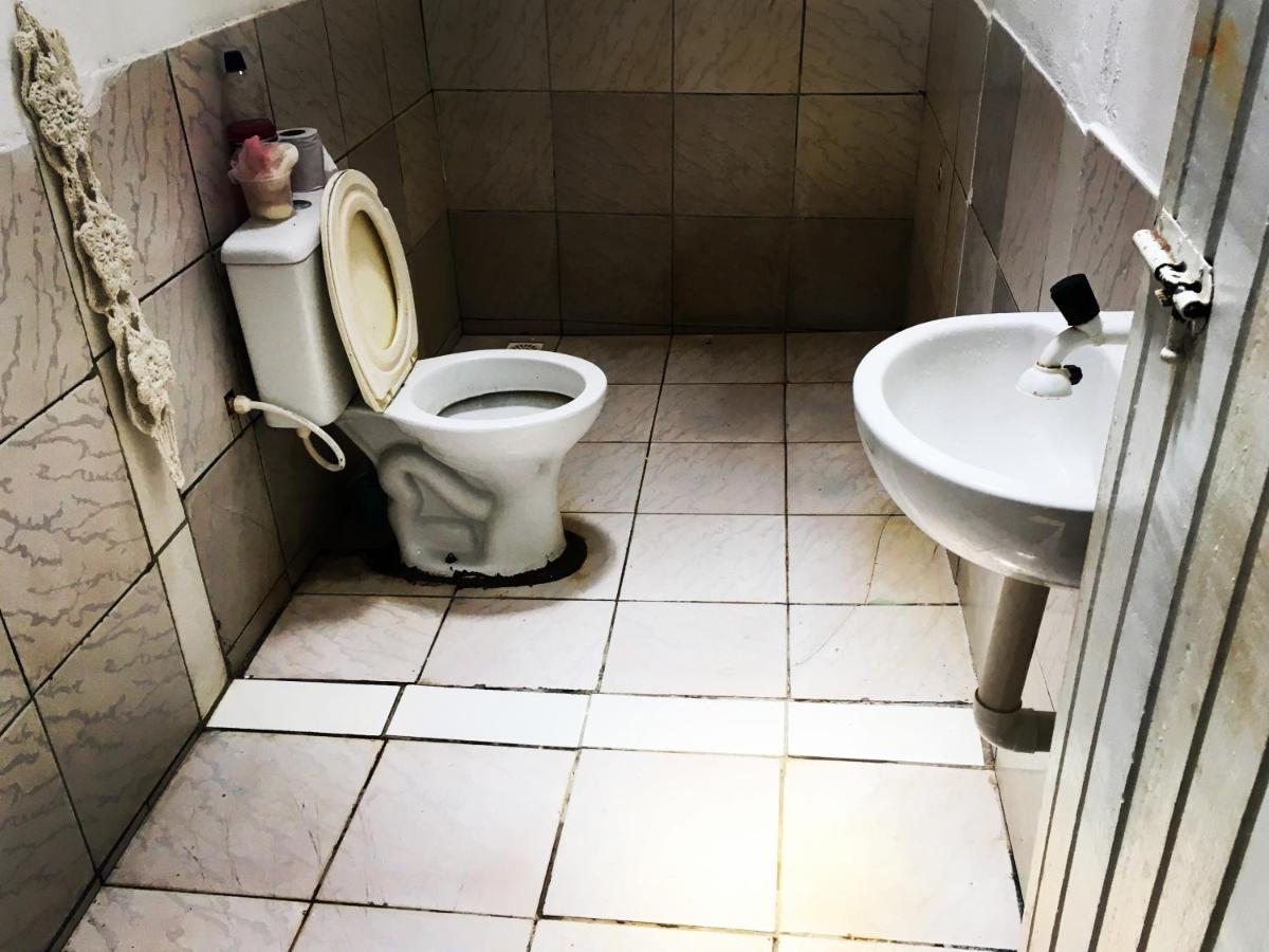 Natural Hostel Атинс Екстериор снимка